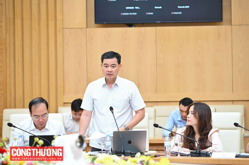 Lãnh đạo các đơn vị thuộc Bộ phát biểu tại buổi làm việc