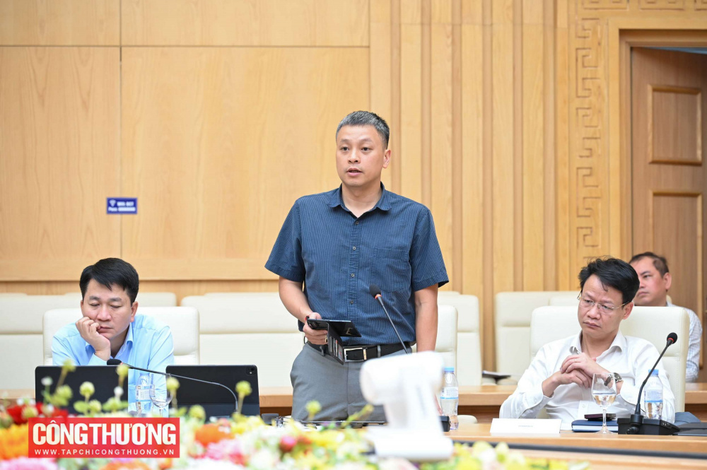 Lãnh đạo các đơn vị thuộc Bộ phát biểu tại buổi làm việc