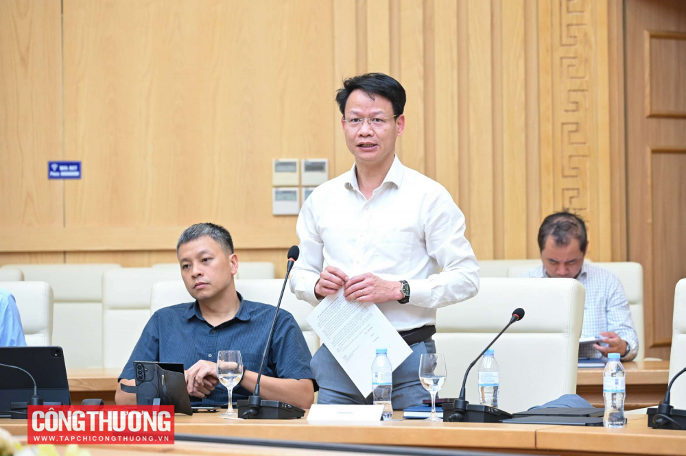 Lãnh đạo các đơn vị thuộc Bộ phát biểu tại buổi làm việc