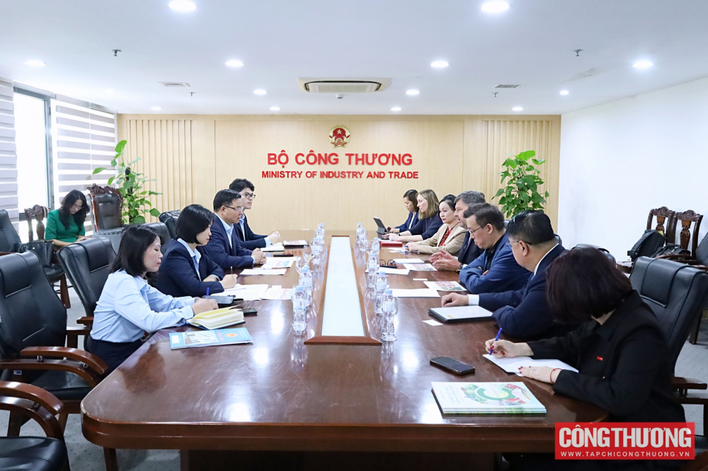 Bộ trưởng Bộ Công Thương Lê Mạnh Hùng tiếp Tổng Giám đốc Tập đoàn Central Retail