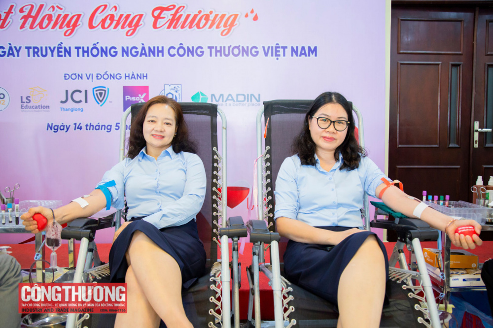 hiến máu