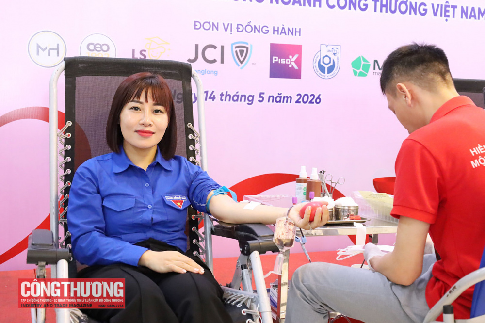 hiến máu