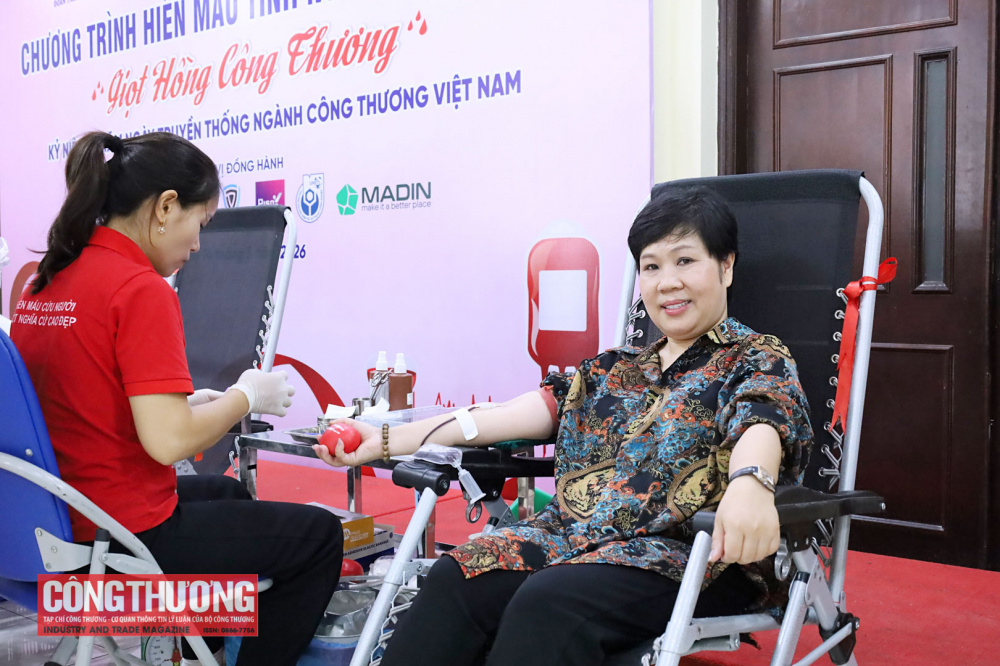 hiến máu
