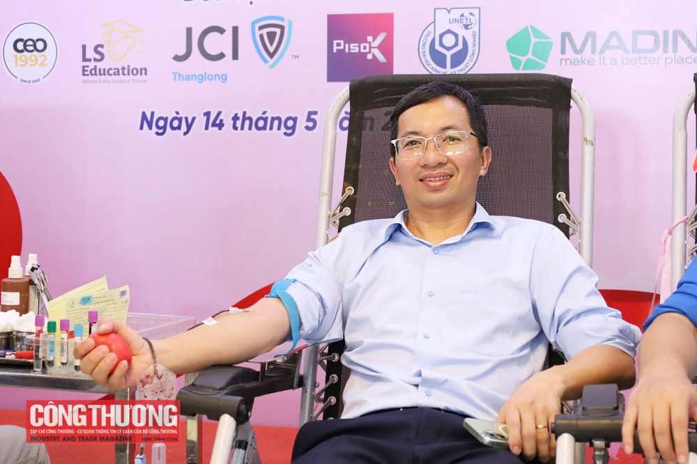 hiến máu