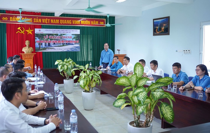 Ông Đỗ Đức Hùng – Chủ tịch Công đoàn Điện lực Việt Nam phát biểu tại buổi Lễ