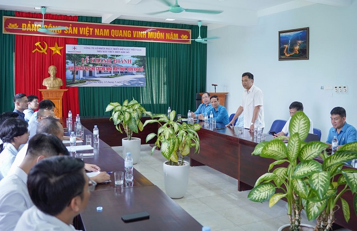 Chủ tịch UBND xã Tam Quang - ông Nguyễn Hữu Hiến phát biểu tại buổi lễ