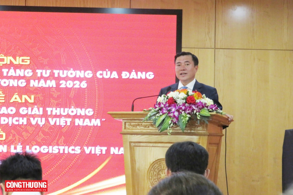 thứ trưởng Tân