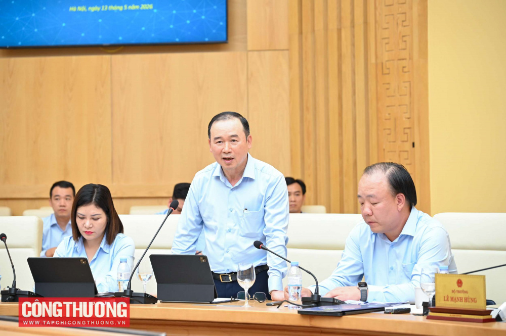 Bộ trưởng Bộ Công Thương Lê Mạnh Hùng đã có buổi làm việc với Cục Quản lý và Phát triển thị trường trong nước
