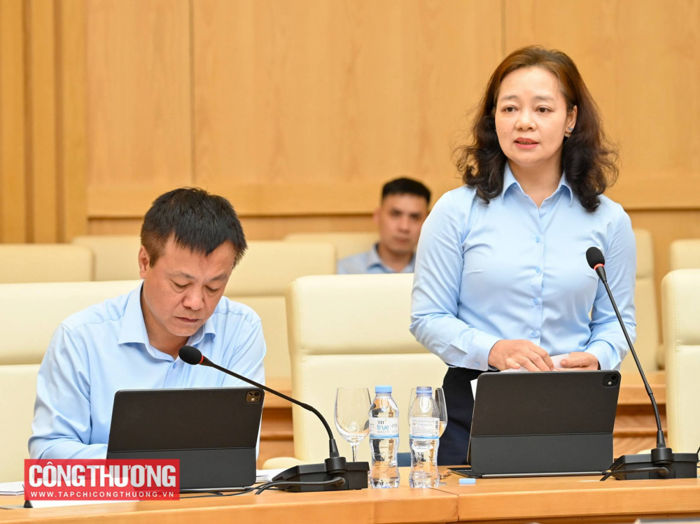 Đại diện các đơn vị thuộc Bộ phát biểu tại buổi làm việc