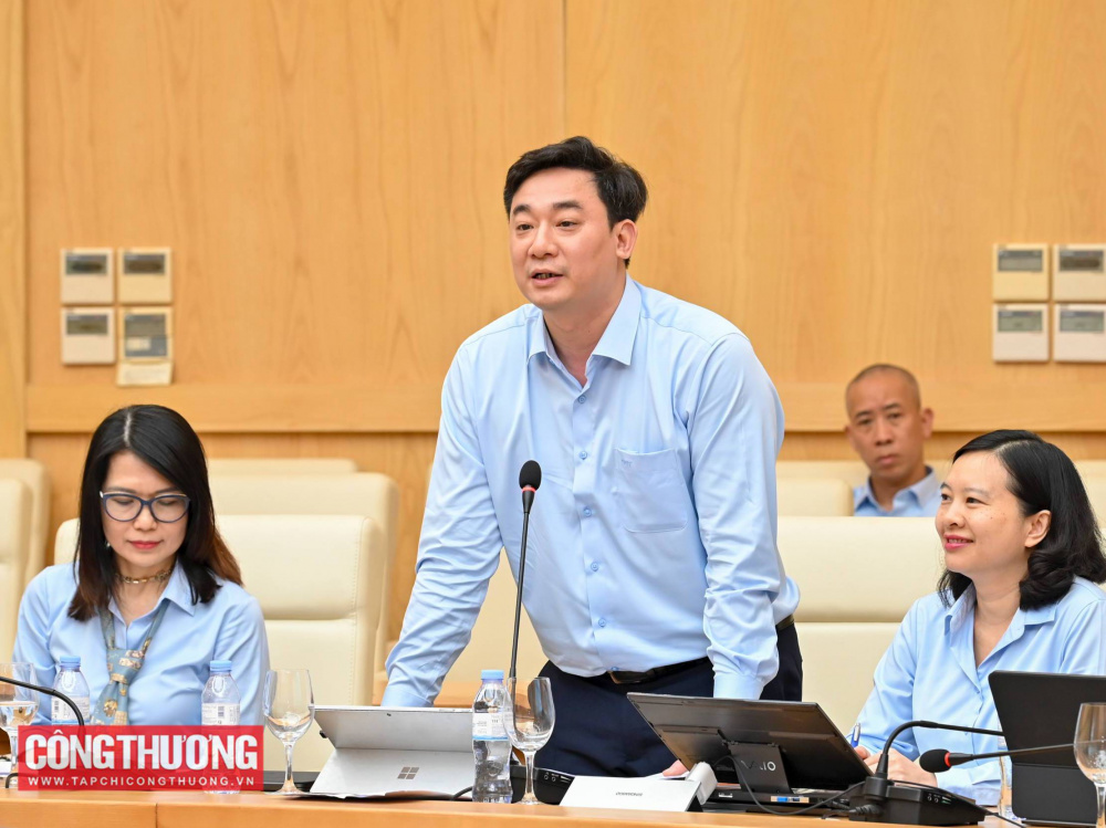 Đại diện các đơn vị thuộc Bộ phát biểu tại buổi làm việc