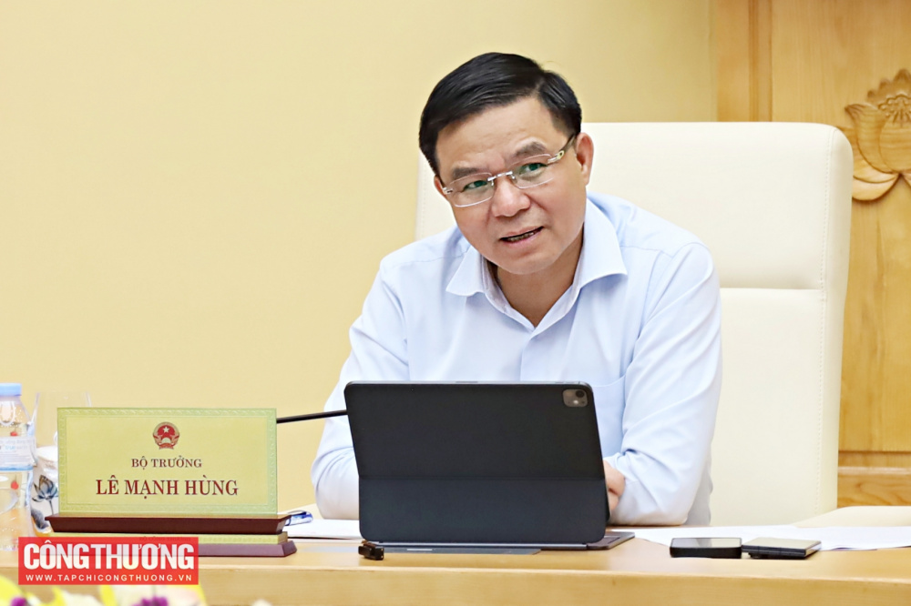 Bộ trưởng Lê Mạnh Hùng làm việc với Vụ Kế hoạch, Tài chính và Quản lý doanh nghiệp