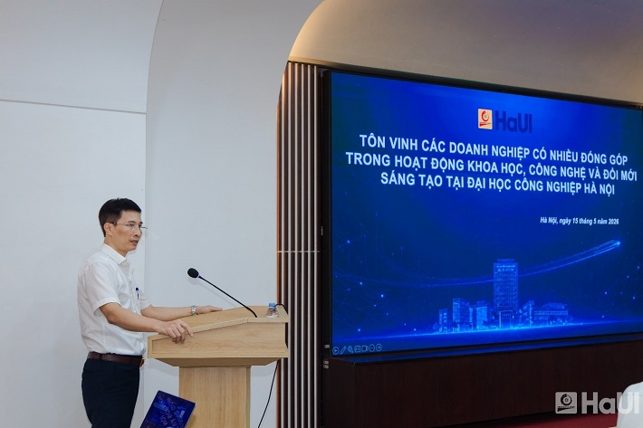 PGS.TS. Kiều Xuân Thực – Hiệu trưởng Đại học Công nghiệp Hà Nội phát biểu tại chương trình