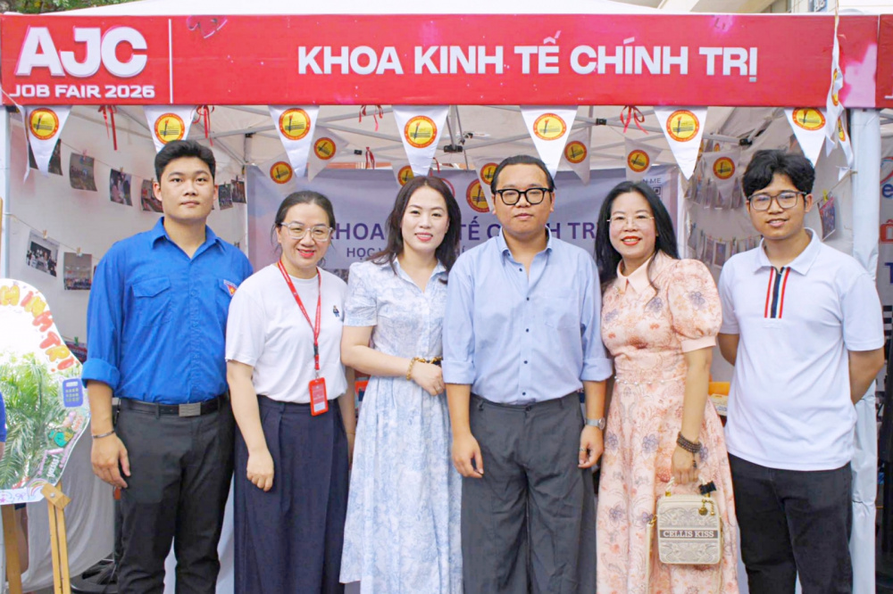 Khoa Kinh tế chính trị gắn kết đào tạo với thực tiễn tại Ngày hội Việc làm AJC Job Fair 2026