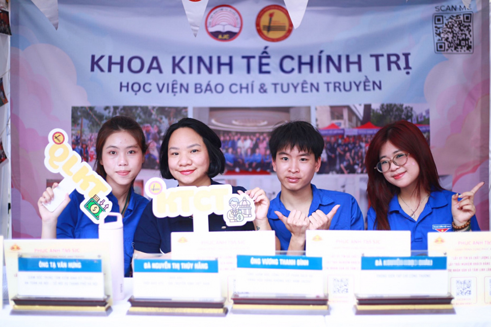 Khoa Kinh tế chính trị gắn kết đào tạo với thực tiễn tại Ngày hội Việc làm AJC Job Fair 2026