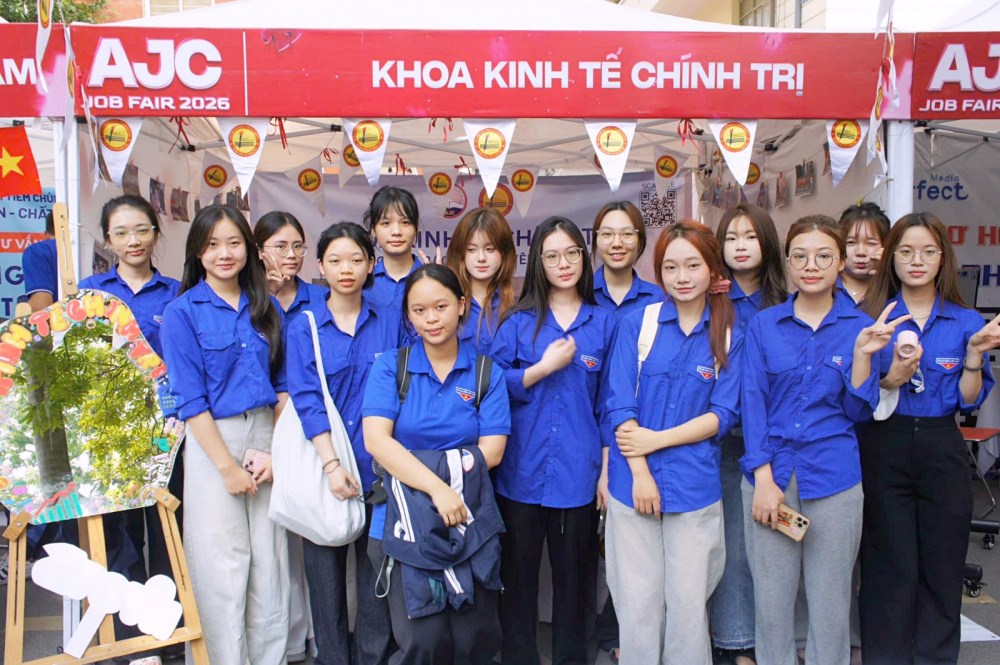 Khoa Kinh tế chính trị gắn kết đào tạo với thực tiễn tại Ngày hội Việc làm AJC Job Fair 2026