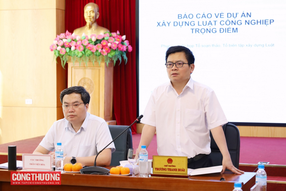 Bộ Công Thương họp Tổ soạn thảo, Tổ biên tập xây dựng Luật Công nghiệp trọng điểm