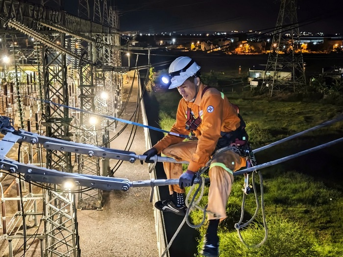 Vệ sinh bảo dưỡng thiết bị Trạm biến áp 220kV Phan Thiết