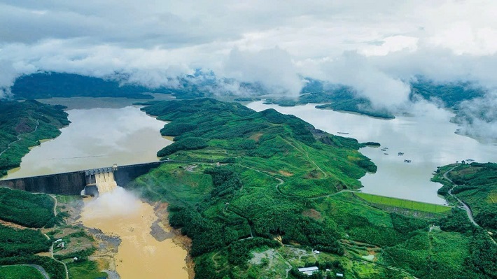 Dòng sông tranh