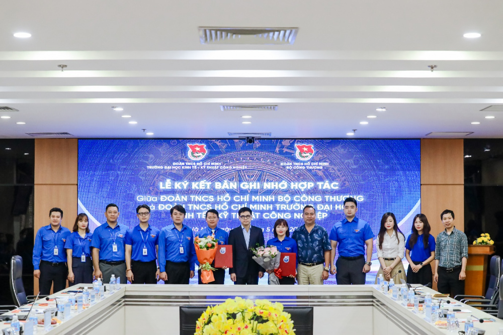 Lễ ký kết Biên bản ghi nhớ hợp tác giữa Đoàn Thanh niên Bộ Công Thương và Đoàn Thanh niên Trường Đại học Kinh tế – Kỹ thuật Công nghiệp