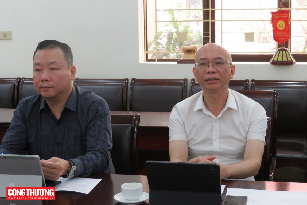 làm việc 3