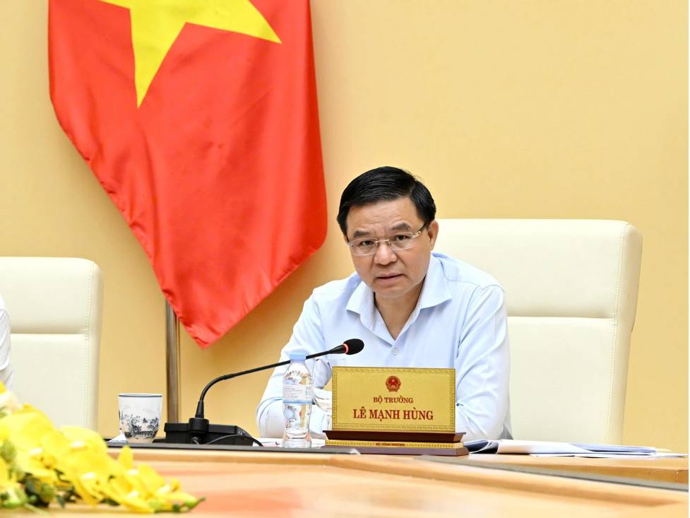 Bộ trưởng Lê Mạnh Hùng phát biểu kết luận cuộc họp