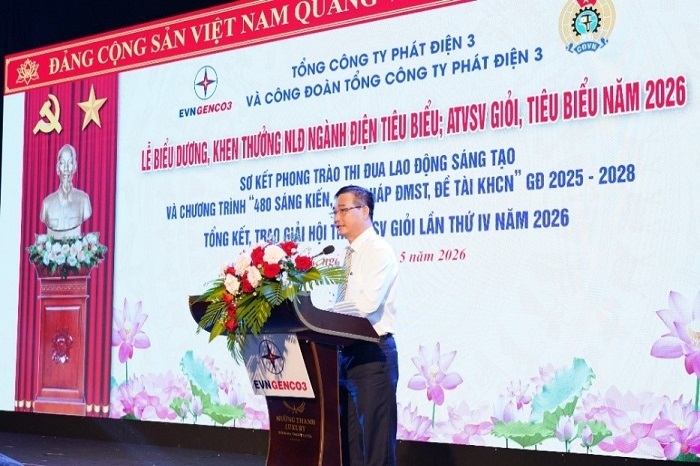 Ông Lê Văn Danh - Phó Bí thư Đảng ủy, Tổng Giám đốc Tổng Công ty ghi nhận và gửi lời chúc mừng đến các tập thể, cá nhân đã đạt thành tích