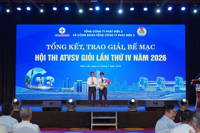 Tổng Công ty cũng khen thưởng ghi nhận Công ty Thủy điện Buôn Kuốp đã phối hợp, hoàn thành tốt vai trò đơn vị đăng cai tổ chức