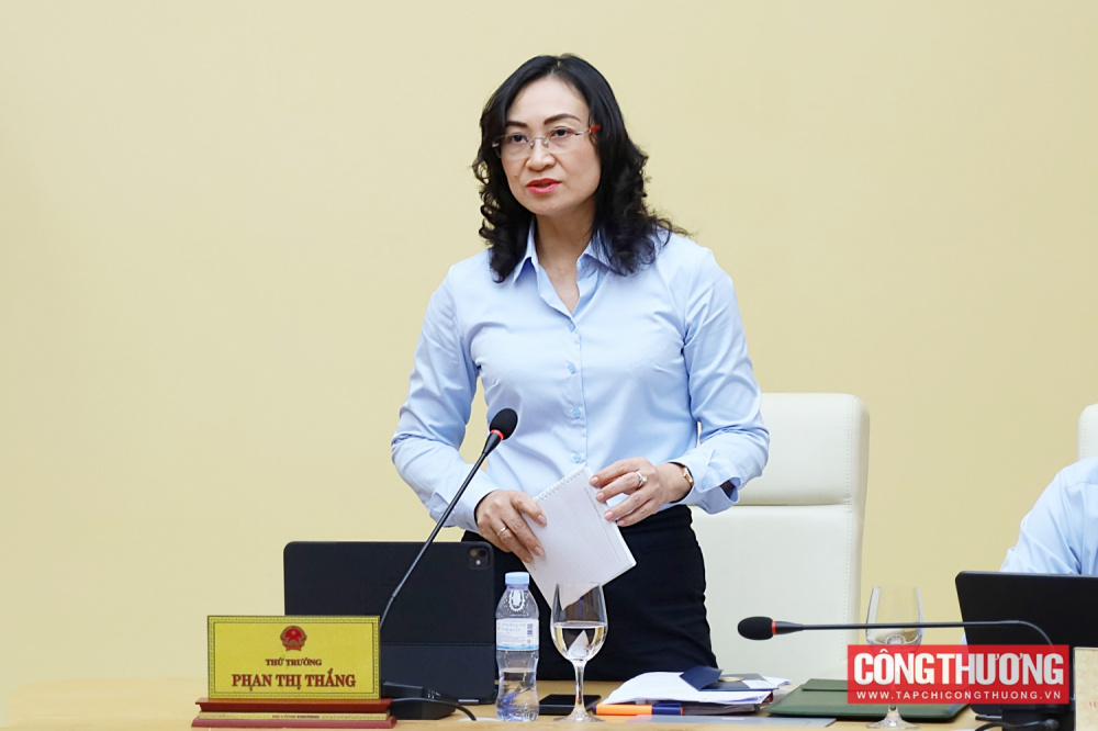 Thứ trưởng Bộ Công Thương Phan Thị Thắng tại buổi làm việc
