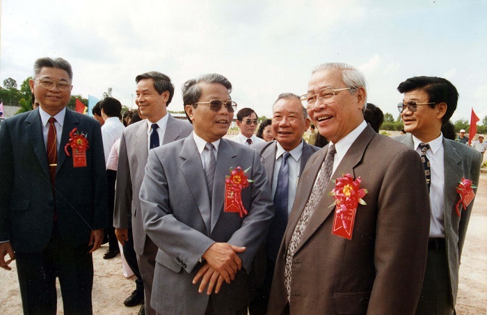 Cố Thủ tướng Võ Văn Kiệt và  Cố Phó Thủ tướng Trần Đức Lương (Nhiệm kỳ 10/1992 - 8/1997) tại  Lễ khởi công xây dựng Nhà máy điện Phú Mỹ 2.1 năm 1996