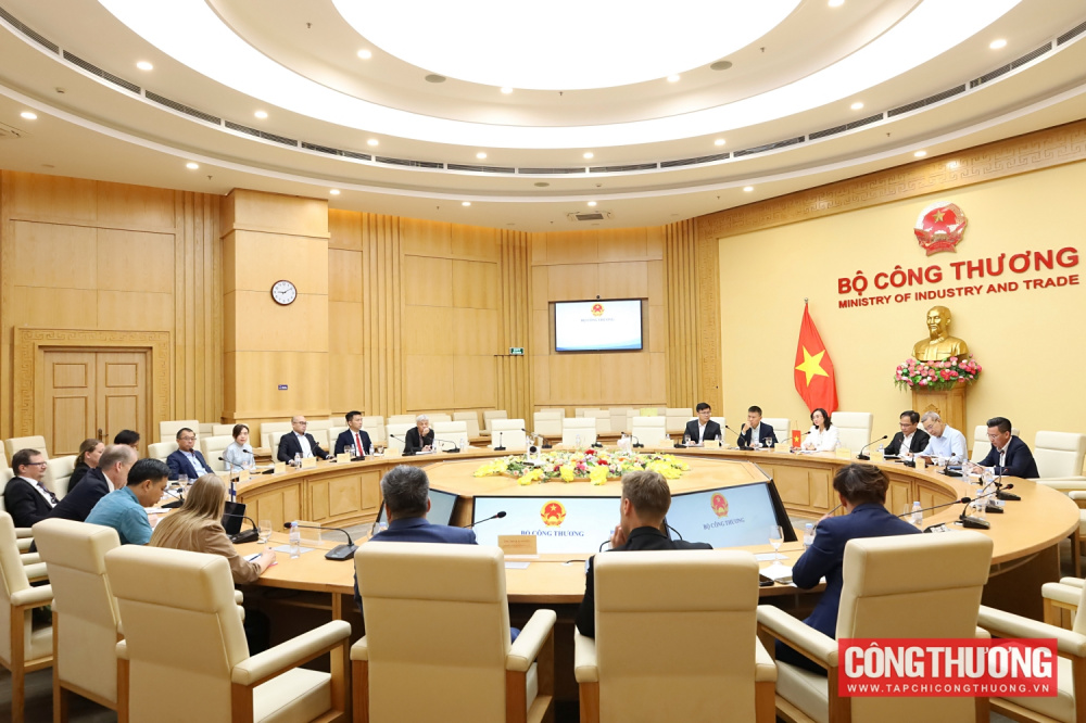 THỨ TRƯỞNG PHAN THỊ THẮNG TIẾP VÀ LÀM VIỆC VỚI THỨ TRƯỞNG PHỤ TRÁCH THƯƠNG MẠI QUỐC TẾ BỘ NGOẠI GIAO PHẦN LAN