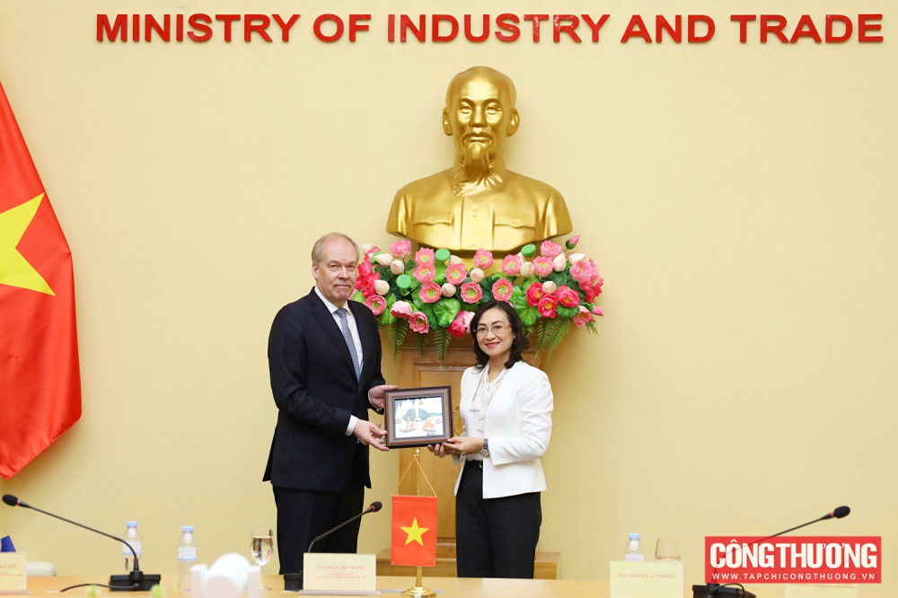 THỨ TRƯỞNG PHAN THỊ THẮNG TIẾP VÀ LÀM VIỆC VỚI THỨ TRƯỞNG PHỤ TRÁCH THƯƠNG MẠI QUỐC TẾ BỘ NGOẠI GIAO PHẦN LAN