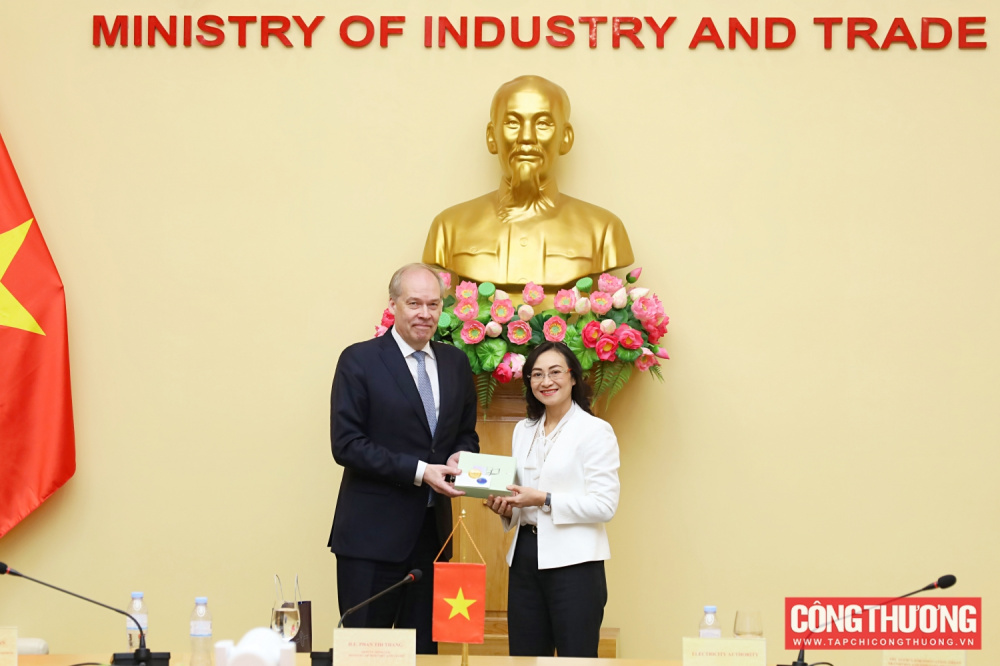 THỨ TRƯỞNG PHAN THỊ THẮNG TIẾP VÀ LÀM VIỆC VỚI THỨ TRƯỞNG PHỤ TRÁCH THƯƠNG MẠI QUỐC TẾ BỘ NGOẠI GIAO PHẦN LAN