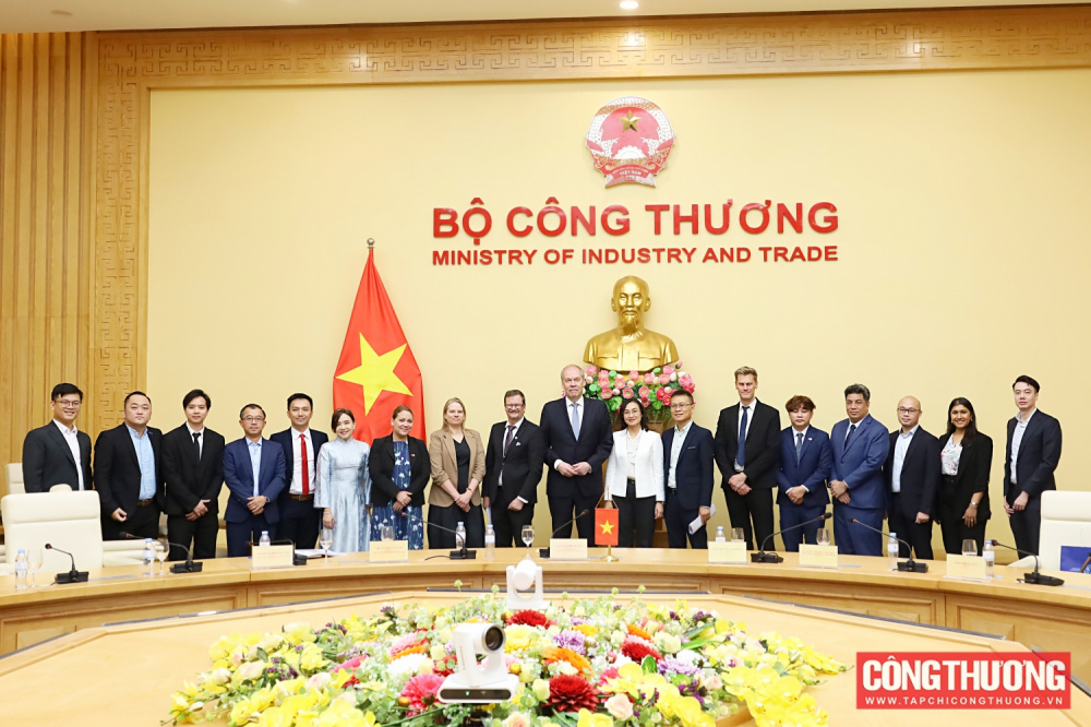 THỨ TRƯỞNG PHAN THỊ THẮNG TIẾP VÀ LÀM VIỆC VỚI THỨ TRƯỞNG PHỤ TRÁCH THƯƠNG MẠI QUỐC TẾ BỘ NGOẠI GIAO PHẦN LAN