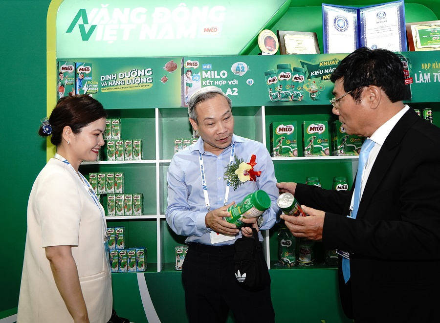 Chuyển đổi số ngành sữa thúc đẩy minh bạch chuỗi giá trị và nâng cao an toàn thực phẩm