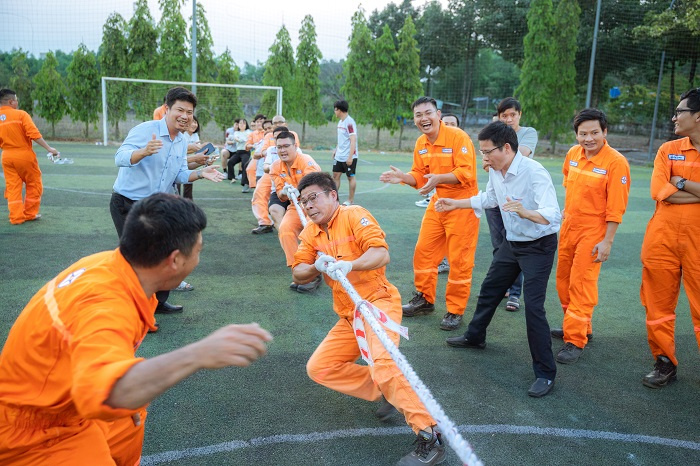 Khoảnh khắc vui tươi của người lao động trong chương trình giao lưu thể thao Công ty EPS