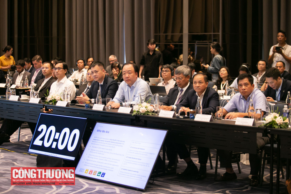 Các đại biểu tham dự Diễn đàn