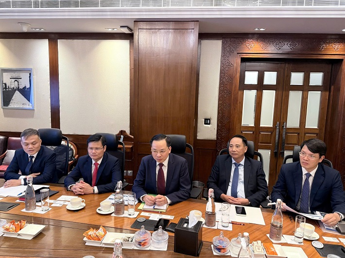 ông tú