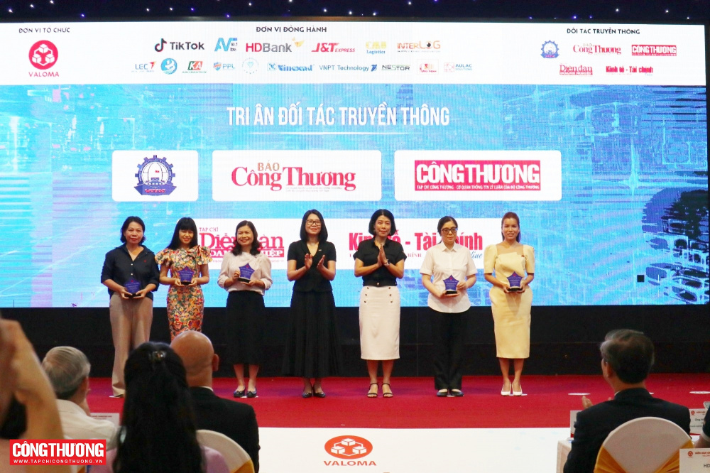 tri ân truyền thông