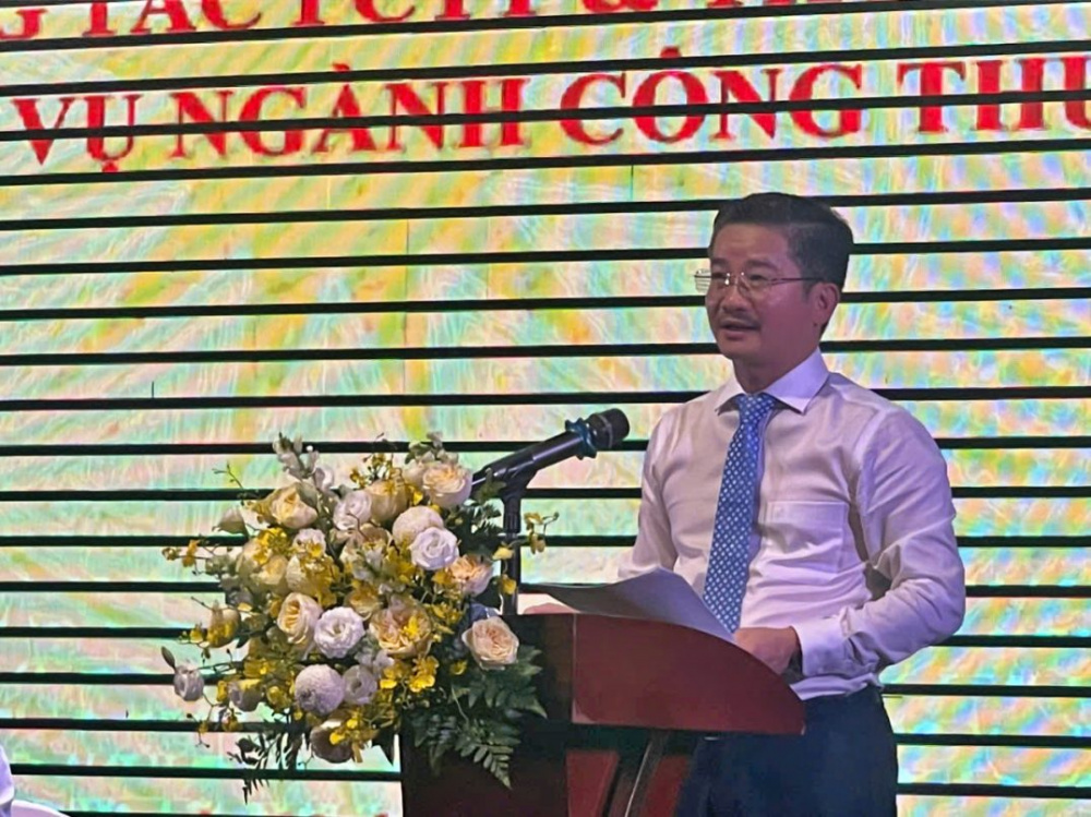 tại Hội nghi