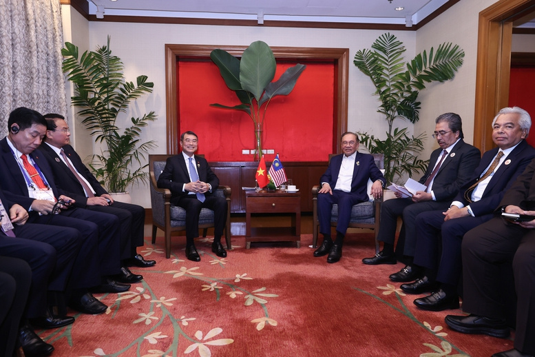 thủ tướng gặp Malaysia