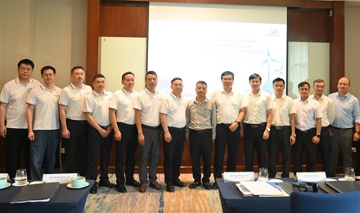 Các đại biểu chụp ảnh lưu niệm tại chương trình.