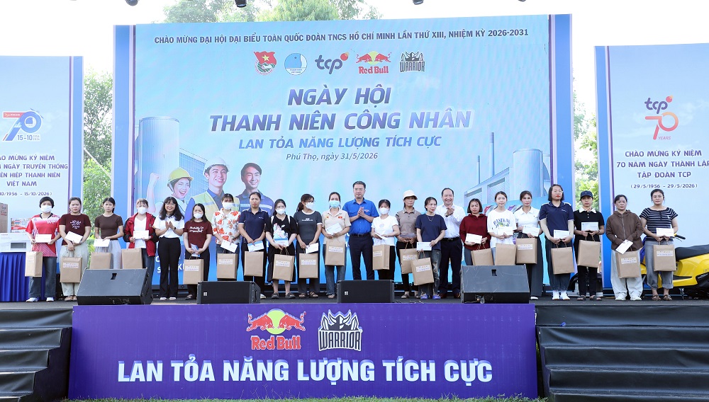 Thanh niên công nhân