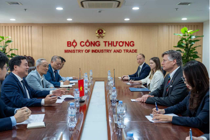 Thứ trưởng Nguyễn Sinh Nhật Tân tiếp Thứ trưởng Ngoại giao Hoa Kỳ