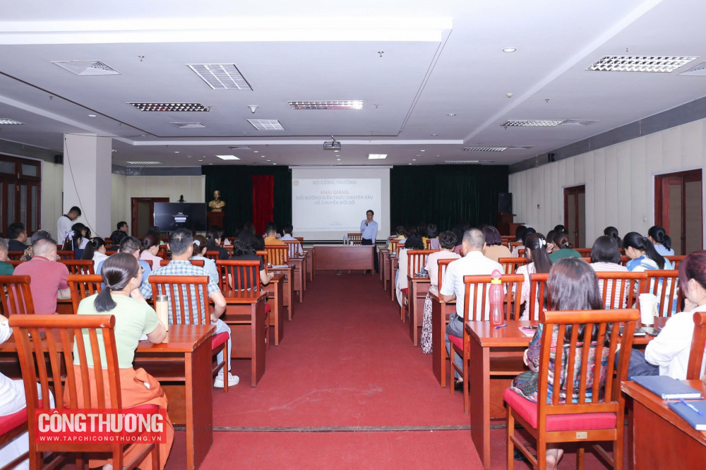 Bộ Công Thương tổ chức lớp bồi dưỡng chuyên sâu về ứng dụng AI cho khối báo chí, truyền thông