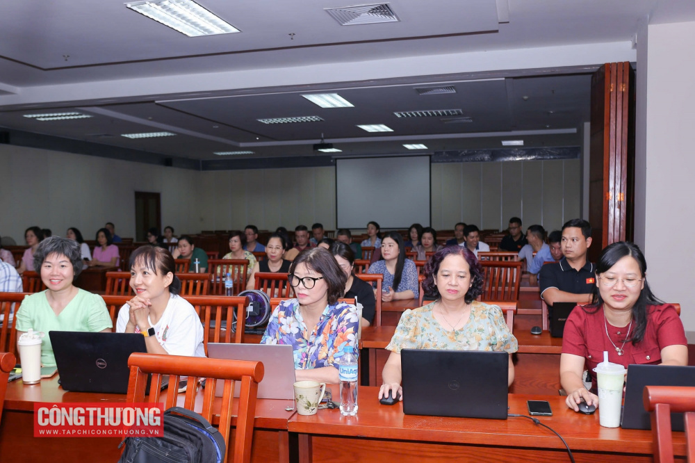 Bộ Công Thương tổ chức lớp bồi dưỡng chuyên sâu về ứng dụng AI cho khối báo chí, truyền thông