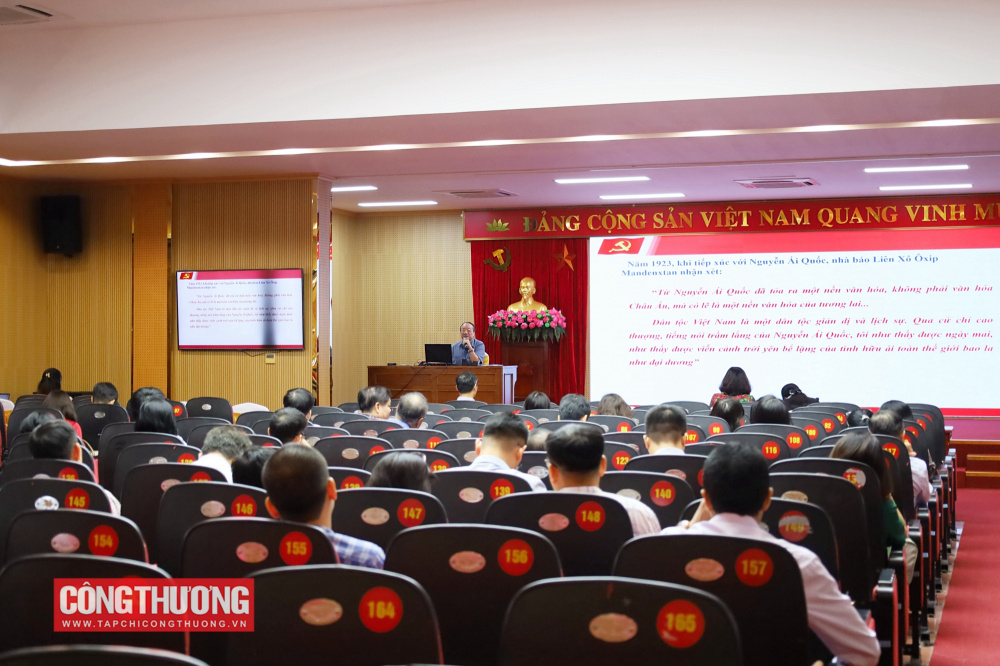 Đảng ủy Bộ Công Thương: Bồi dưỡng nghiệp vụ công tác Đảng, đáp ứng yêu cầu nhiệm vụ của ngành Công Thương