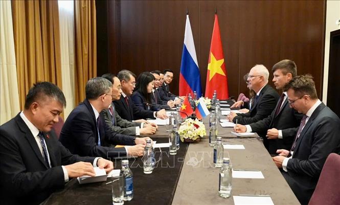 Thủ tướng Chính phủ Lê Minh Hưng tiếp Tổng Giám đốc Quỹ Đầu tư trực tiếp Nga Kiril Dmitriev. (Ảnh: TTXVN)