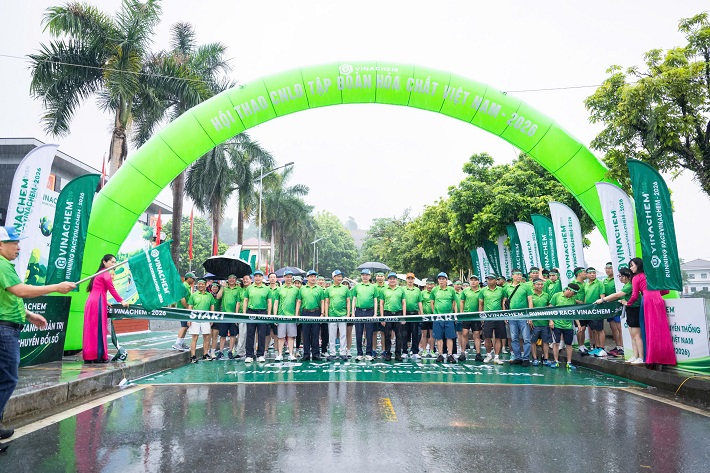 Description: vinachem hội thao 1