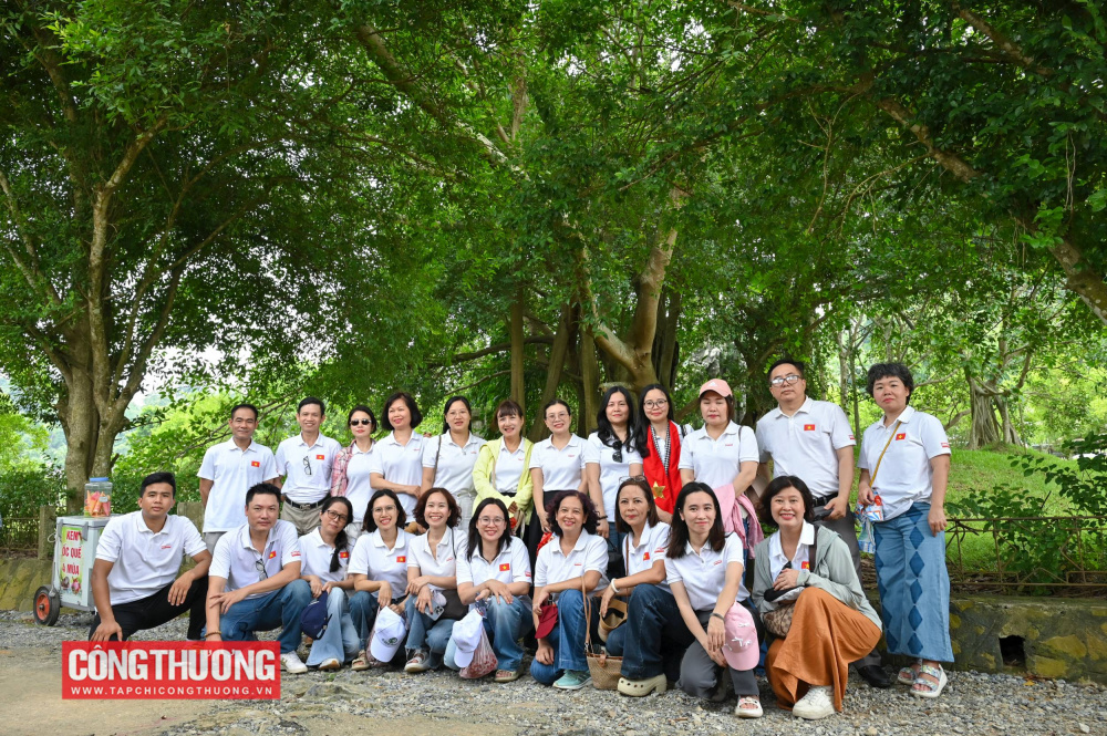 Tạp chí Công Thương tổ chức chương trình "Về nguồn" tại Tân Trào, Tuyên Quang