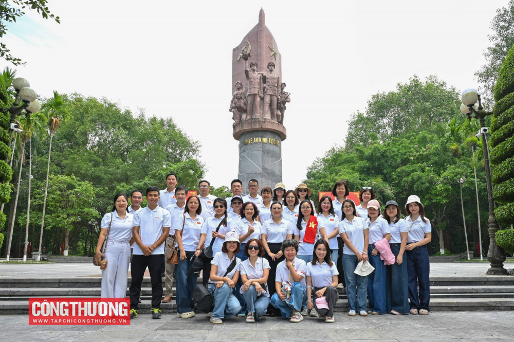 Tạp chí Công Thương đã tổ chức chương trình “Về nguồn” tại Tân Trào, Tuyên Quang.